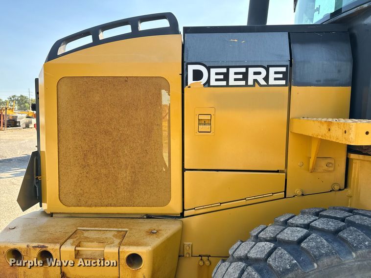 image for item EE7626 2005 John Deere 444J wheel loader