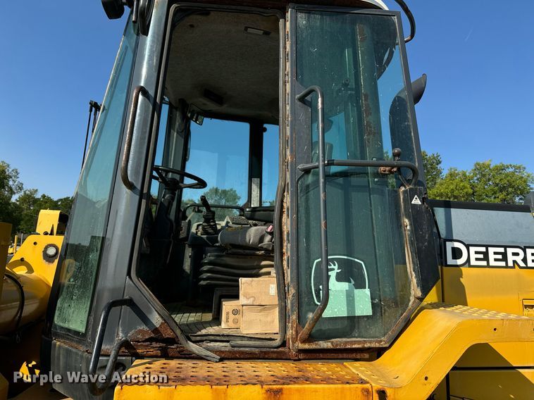 image for item EE7626 2005 John Deere 444J wheel loader