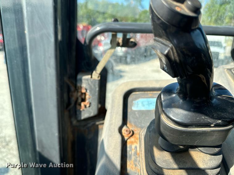 image for item EE7626 2005 John Deere 444J wheel loader