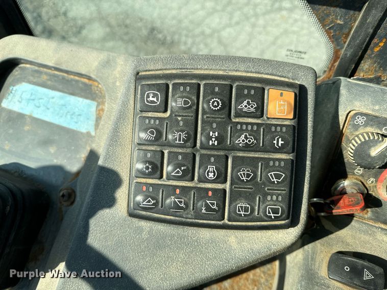 image for item EE7626 2005 John Deere 444J wheel loader