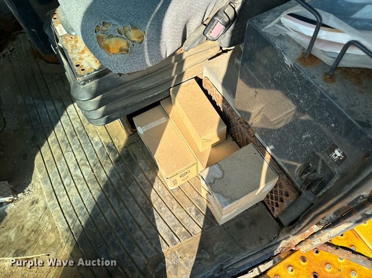 image for item EE7626 2005 John Deere 444J wheel loader