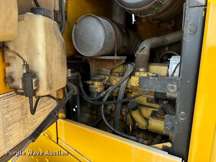 image for item EE7626 2005 John Deere 444J wheel loader