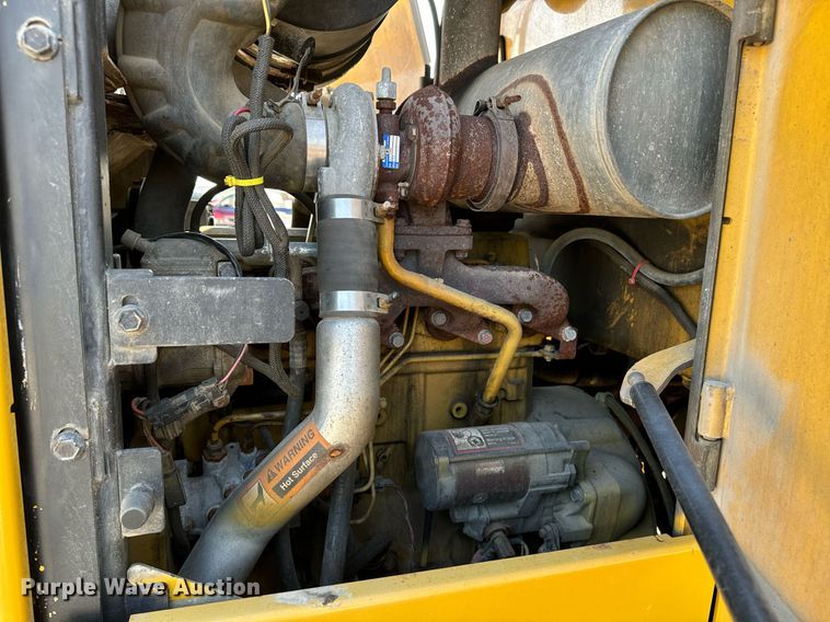 image for item EE7626 2005 John Deere 444J wheel loader