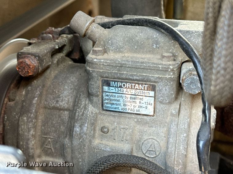 image for item EE7626 2005 John Deere 444J wheel loader