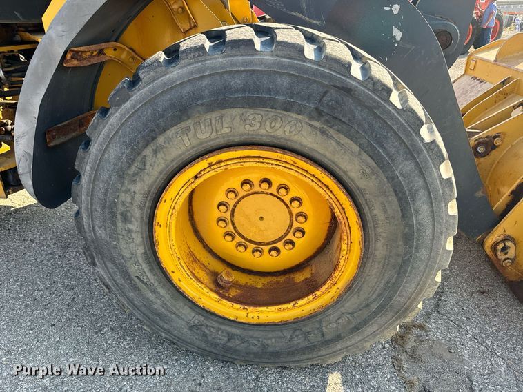 image for item EE7626 2005 John Deere 444J wheel loader