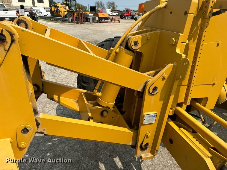 image for item EE7628 2004 John Deere 670CH motor grader