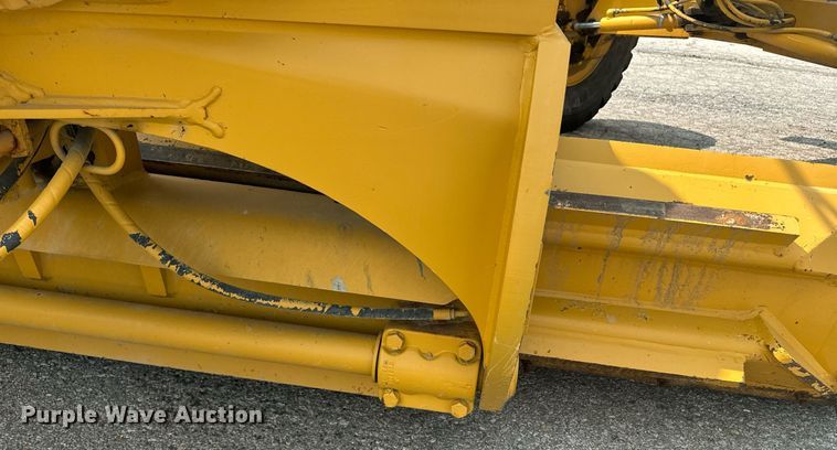 image for item EE7628 2004 John Deere 670CH motor grader