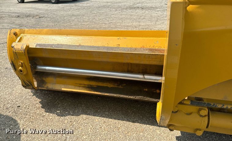 image for item EE7628 2004 John Deere 670CH motor grader