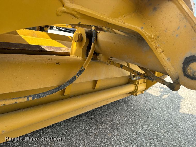 image for item EE7628 2004 John Deere 670CH motor grader