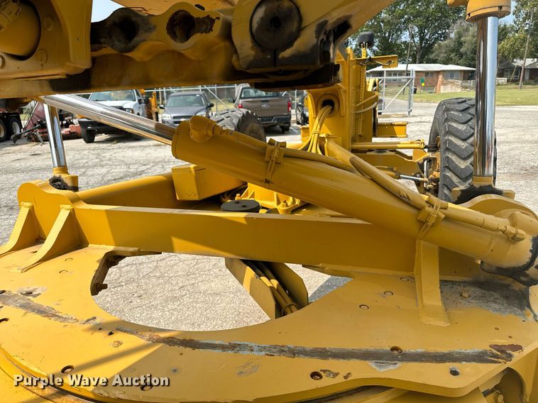 image for item EE7628 2004 John Deere 670CH motor grader