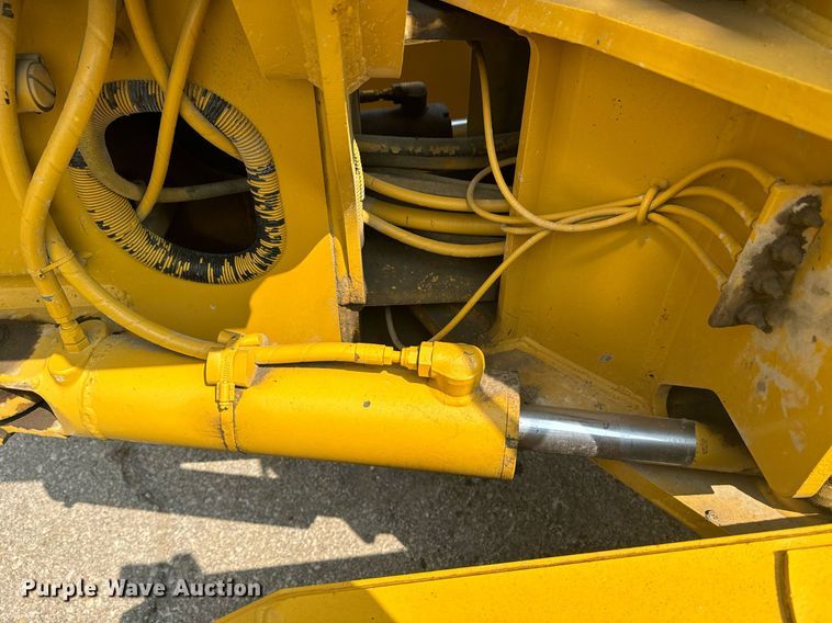 image for item EE7628 2004 John Deere 670CH motor grader