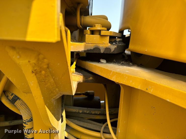 image for item EE7628 2004 John Deere 670CH motor grader