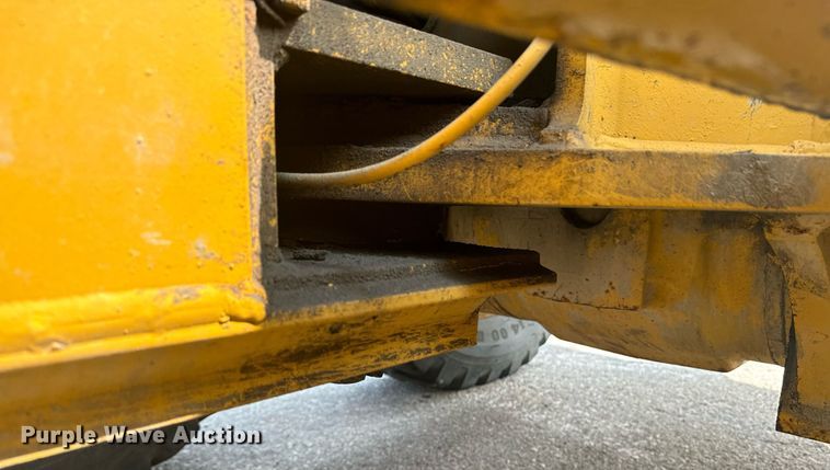 image for item EE7628 2004 John Deere 670CH motor grader