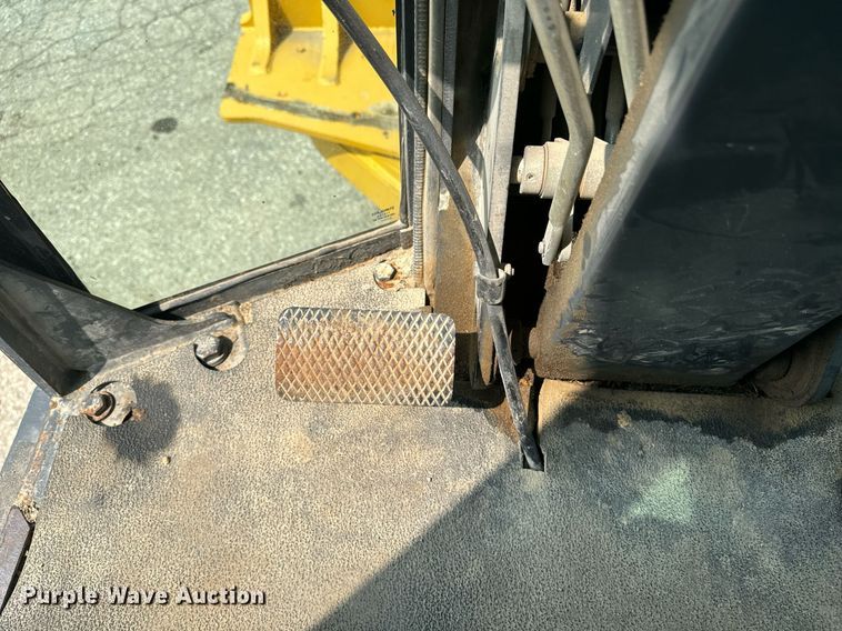 image for item EE7628 2004 John Deere 670CH motor grader