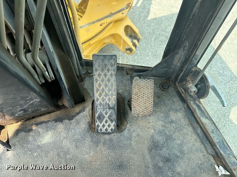 image for item EE7628 2004 John Deere 670CH motor grader