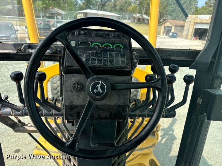 image for item EE7628 2004 John Deere 670CH motor grader