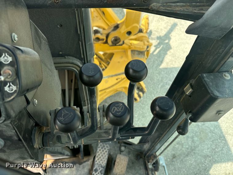 image for item EE7628 2004 John Deere 670CH motor grader