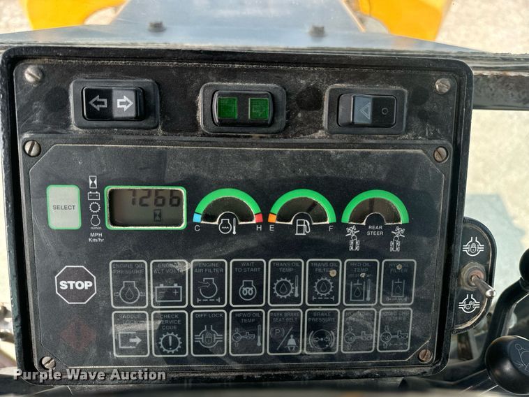 image for item EE7628 2004 John Deere 670CH motor grader