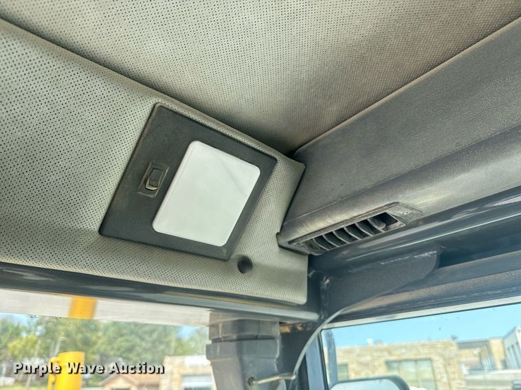 image for item EE7628 2004 John Deere 670CH motor grader