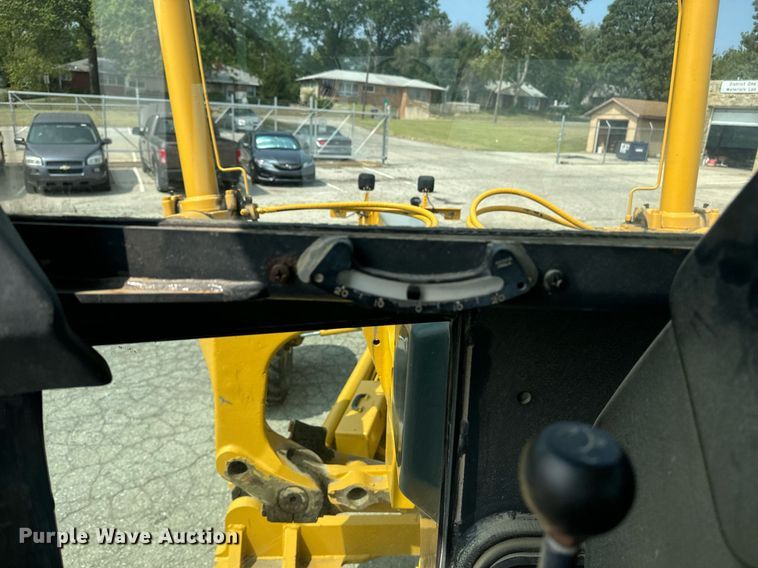 image for item EE7628 2004 John Deere 670CH motor grader