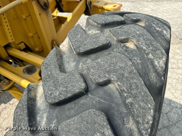 image for item EE7628 2004 John Deere 670CH motor grader