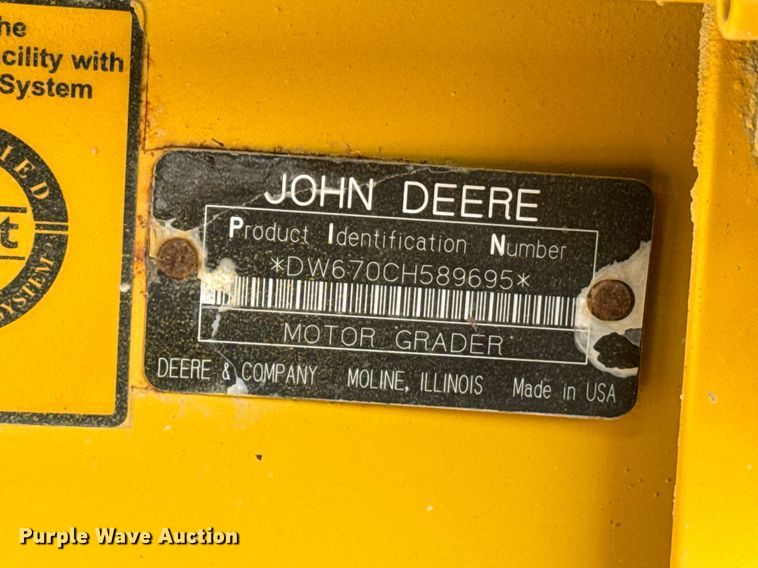 image for item EE7628 2004 John Deere 670CH motor grader