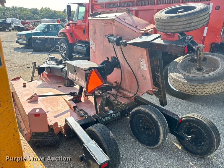 image for item EE7629 2011 Land Pride RCB6610 rotary mower
