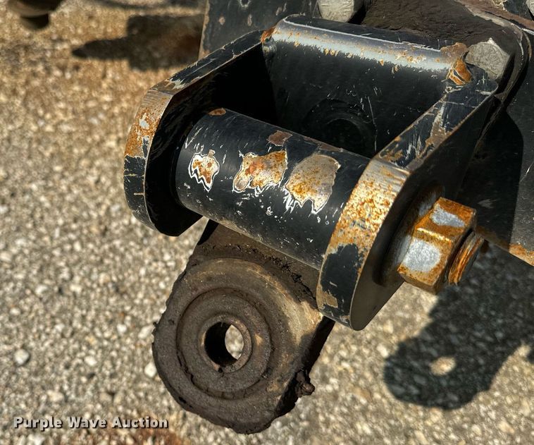 image for item EE7629 2011 Land Pride RCB6610 rotary mower