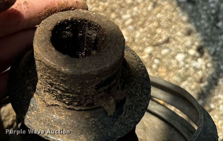 image for item EE7629 2011 Land Pride RCB6610 rotary mower