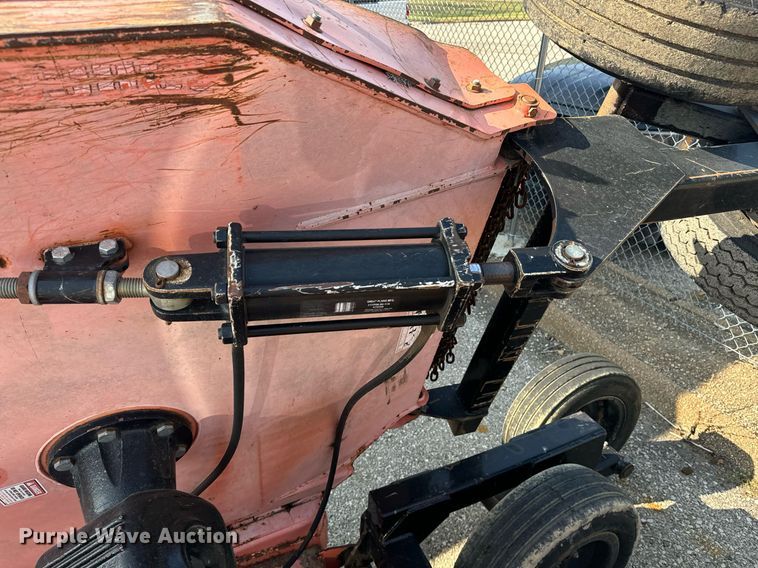 image for item EE7629 2011 Land Pride RCB6610 rotary mower