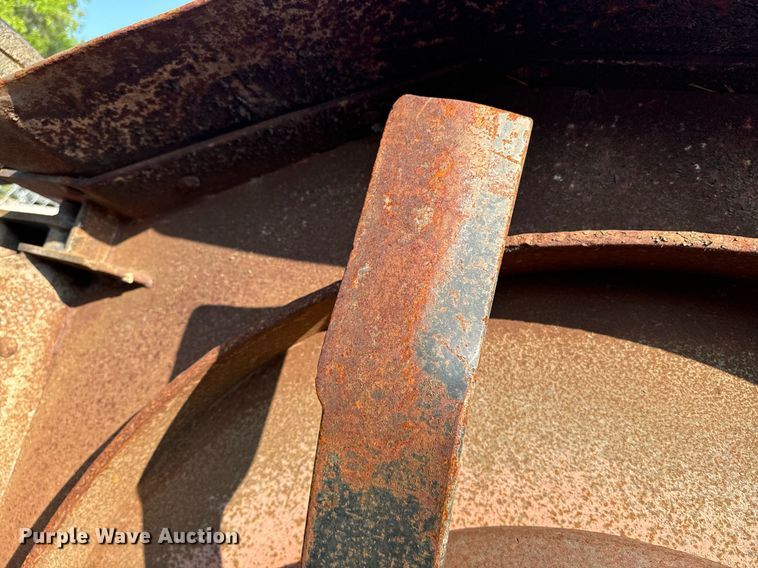 image for item EE7629 2011 Land Pride RCB6610 rotary mower