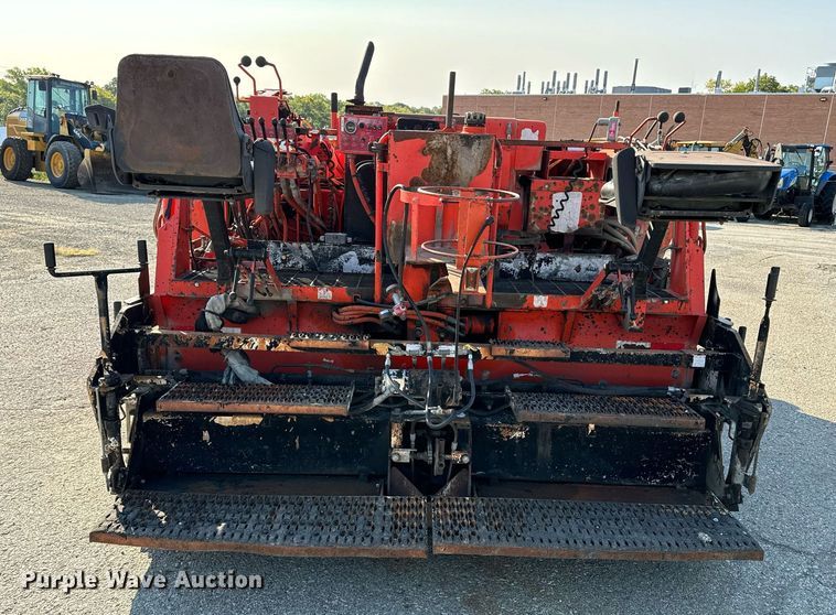 image for item EE7630 2000 LeeBoy 8500T paver