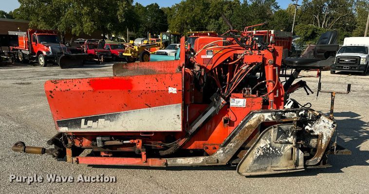 image for item EE7630 2000 LeeBoy 8500T paver