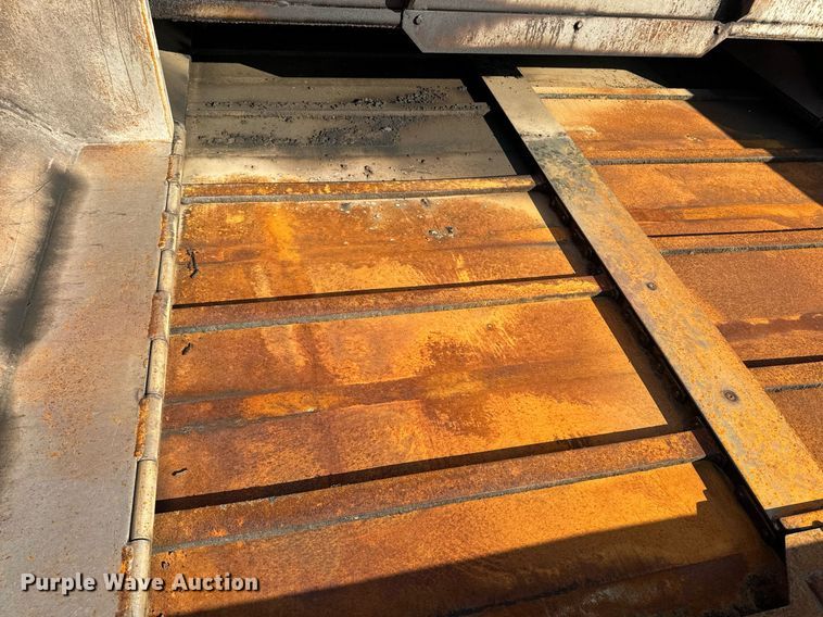 image for item EE7630 2000 LeeBoy 8500T paver