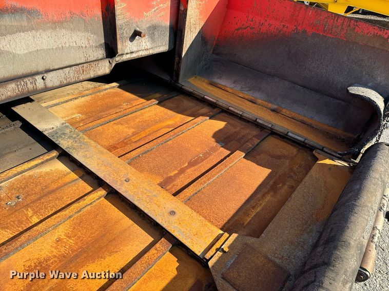 image for item EE7630 2000 LeeBoy 8500T paver