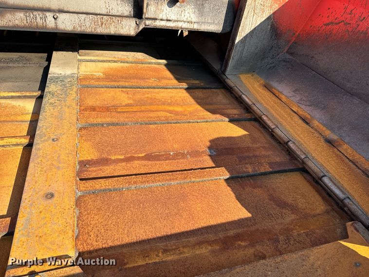 image for item EE7630 2000 LeeBoy 8500T paver