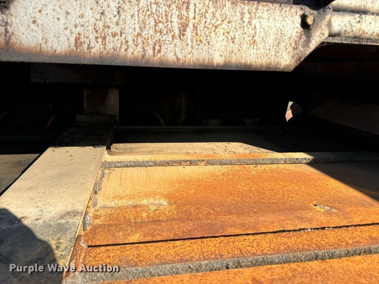 image for item EE7630 2000 LeeBoy 8500T paver