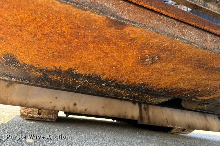 image for item EE7630 2000 LeeBoy 8500T paver