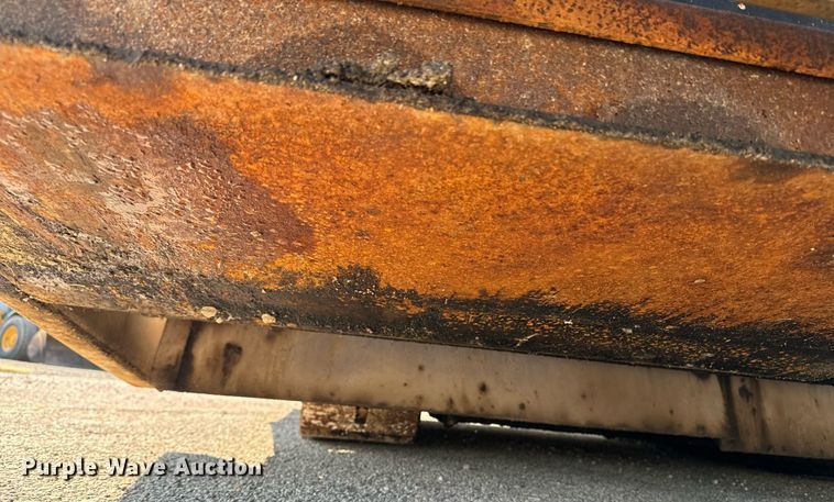 image for item EE7630 2000 LeeBoy 8500T paver