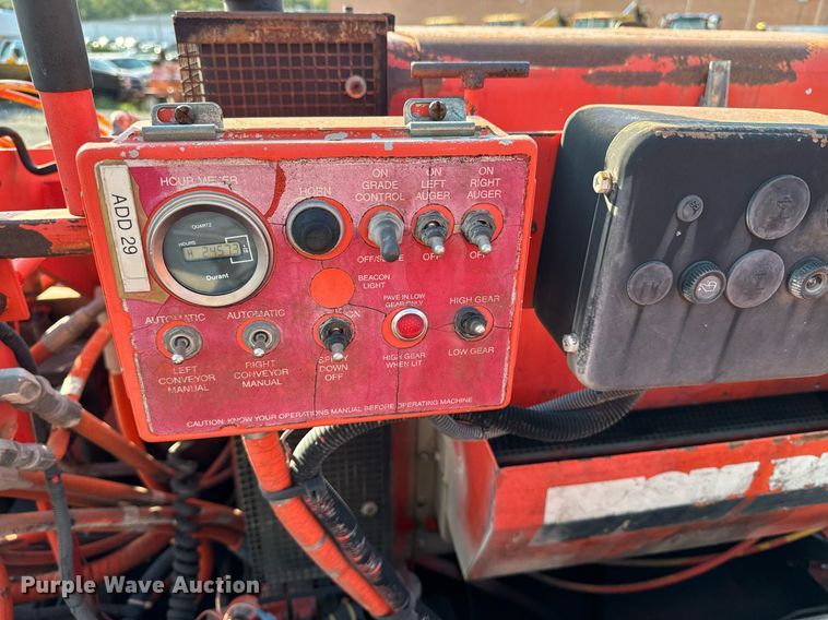 image for item EE7630 2000 LeeBoy 8500T paver