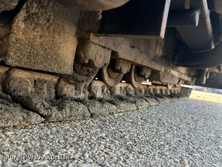 image for item EE7630 2000 LeeBoy 8500T paver