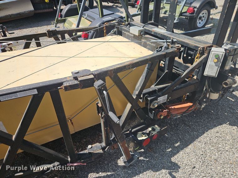 image for item EI8322 2003 Trinity TMA8290 crash attenuator