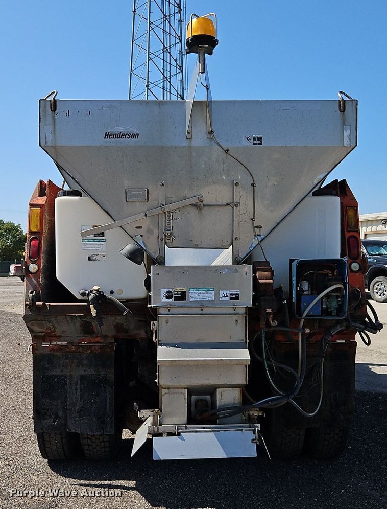 image for item EI8325 2005 International 7400 dump truck