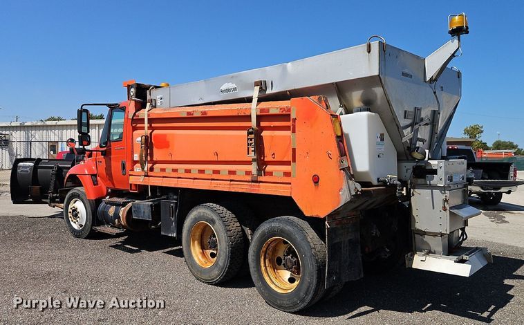 image for item EI8325 2005 International 7400 dump truck