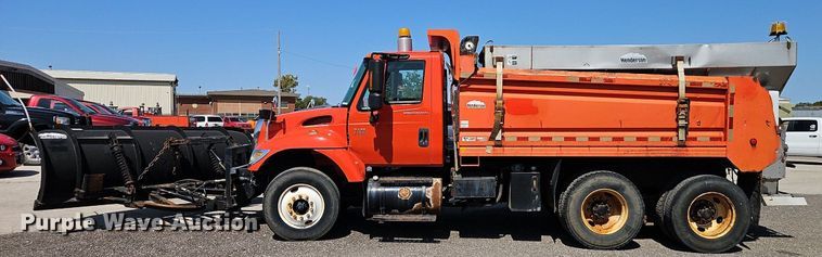 image for item EI8325 2005 International 7400 dump truck