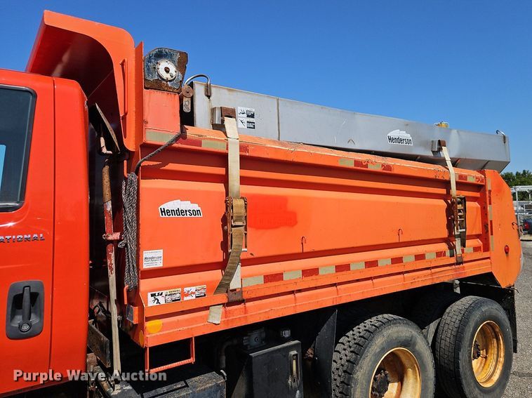 image for item EI8325 2005 International 7400 dump truck