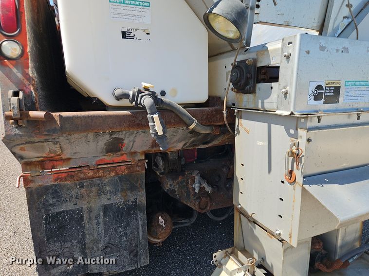 image for item EI8325 2005 International 7400 dump truck