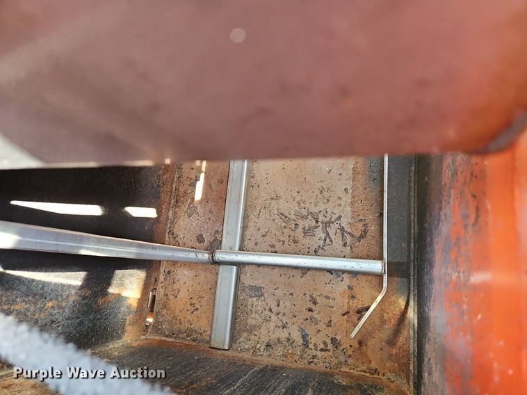 image for item EI8325 2005 International 7400 dump truck