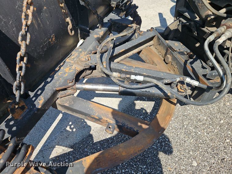 image for item EI8325 2005 International 7400 dump truck