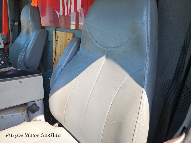 image for item EI8325 2005 International 7400 dump truck